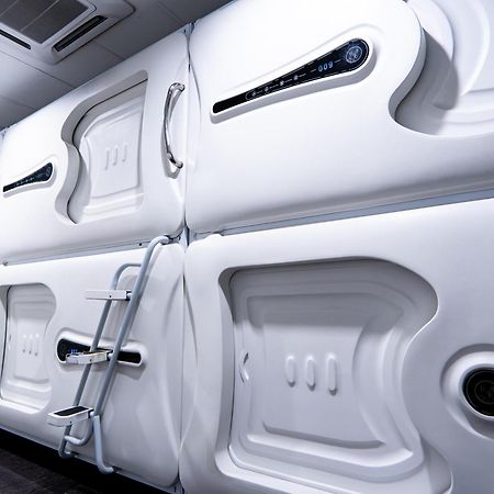 Capsule Inn Kota Kinabalu Esterno foto