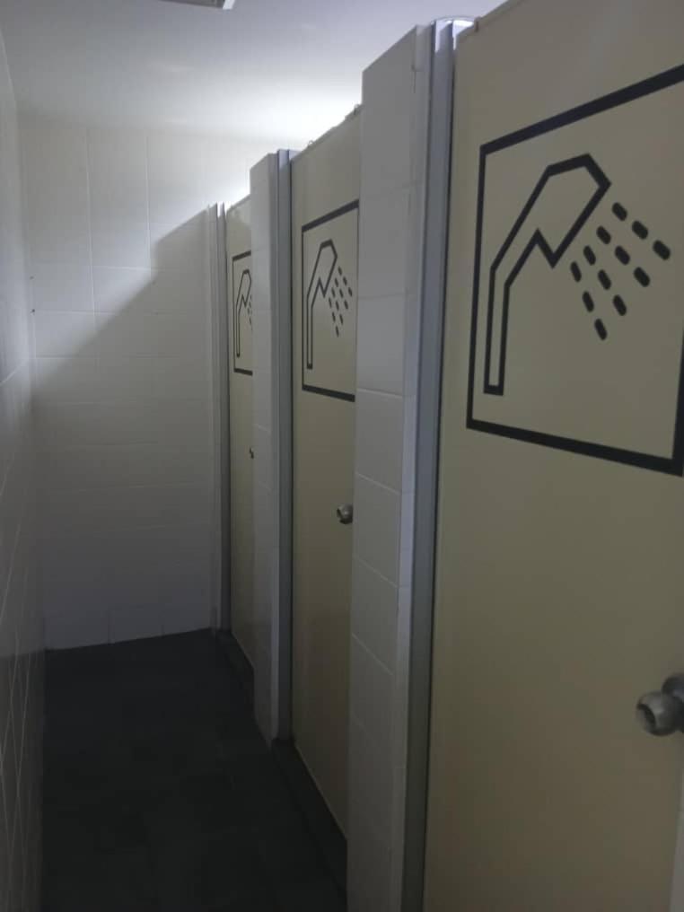 Capsule Inn Kota Kinabalu Esterno foto