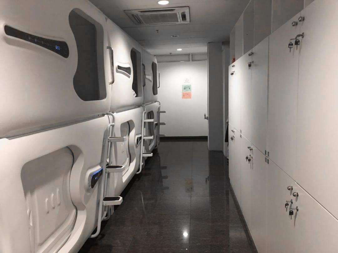 Capsule Inn Kota Kinabalu Esterno foto