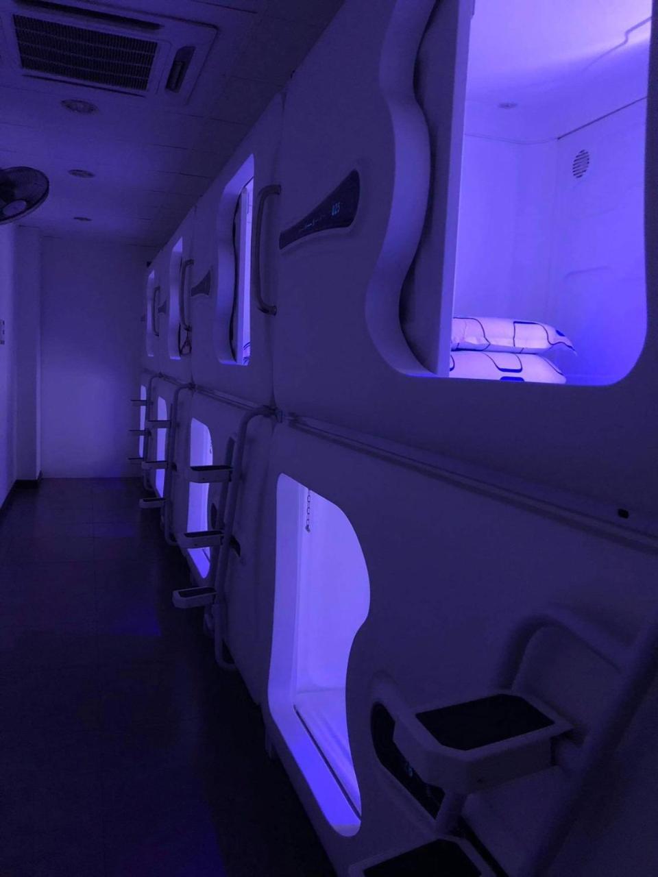 Capsule Inn Kota Kinabalu Esterno foto